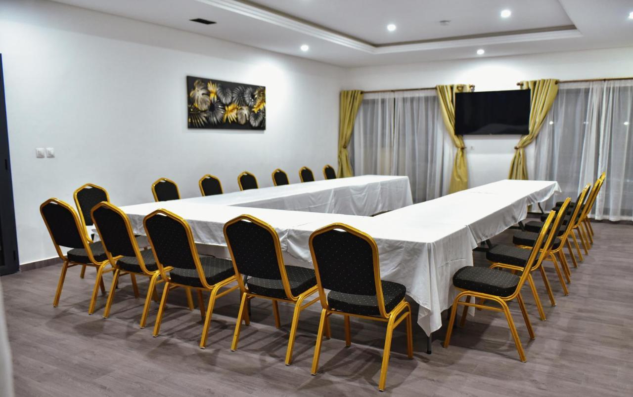 Robert'S Hotel Abidjan Ngoại thất bức ảnh
