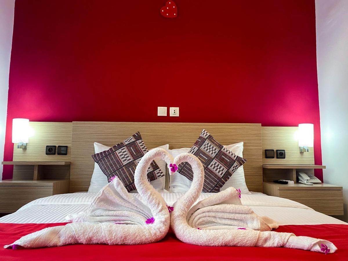 Robert'S Hotel Abidjan Ngoại thất bức ảnh