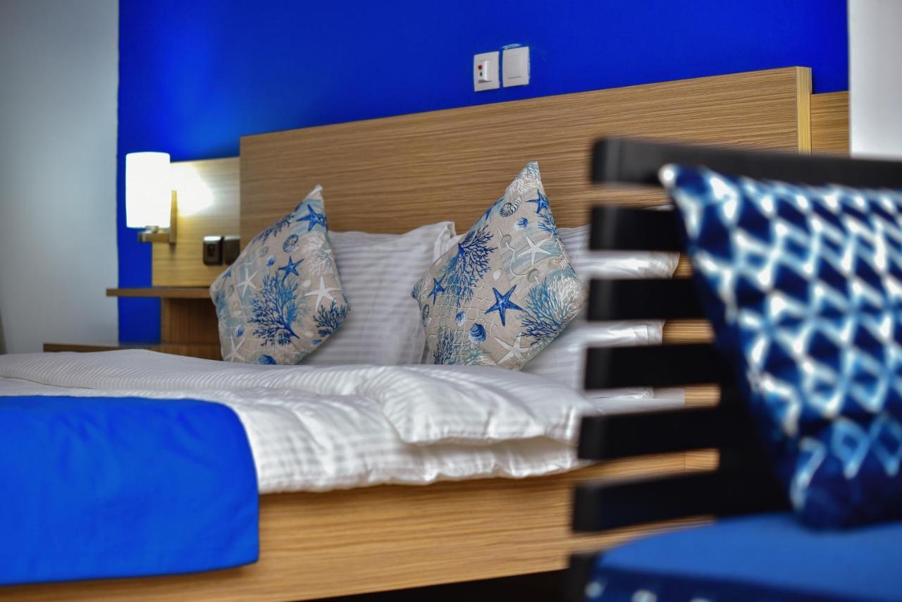 Robert'S Hotel Abidjan Ngoại thất bức ảnh