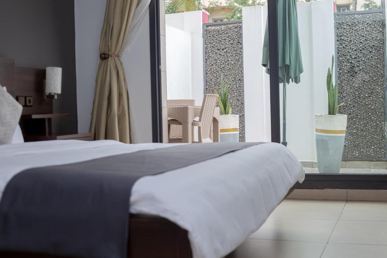 Robert'S Hotel Abidjan Ngoại thất bức ảnh