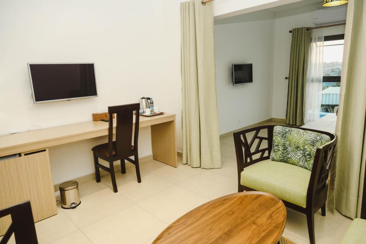 Robert'S Hotel Abidjan Ngoại thất bức ảnh